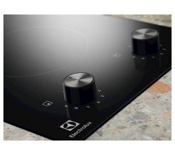 Slika 2 izdelka: Kuhalna plošča Electrolux LIT30210C, 30 cm, indukcija, gumbi