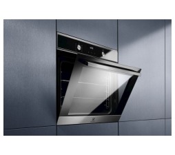 Slika 2 izdelka: Vgradna pečica Electrolux EOF6P70X, Surround Cook, piroliza